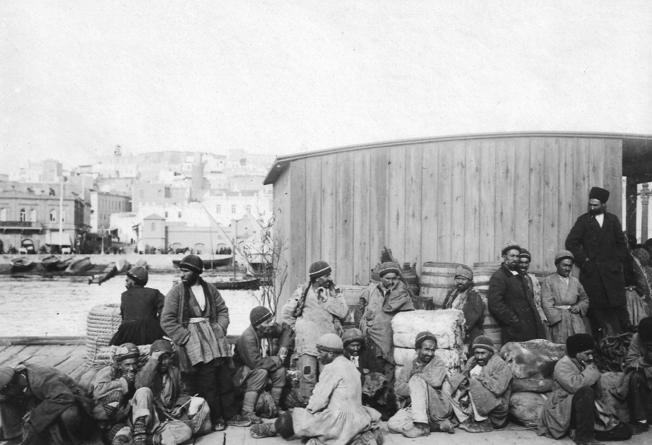 XIX əsr Bakısı fransız fotoqrafının obyektivində
