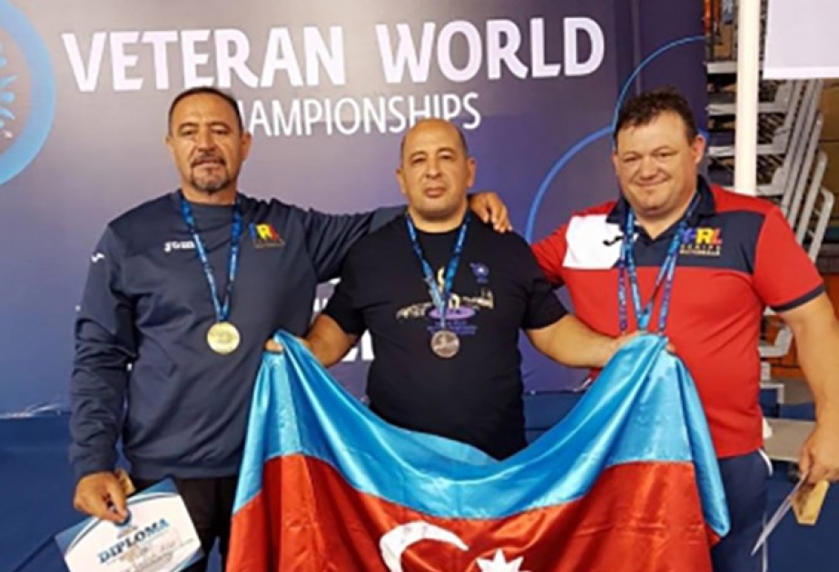Veteran güləşçilərimiz dünya çempionatında 1 qızıl və 1 gümüş medal qazanıblar