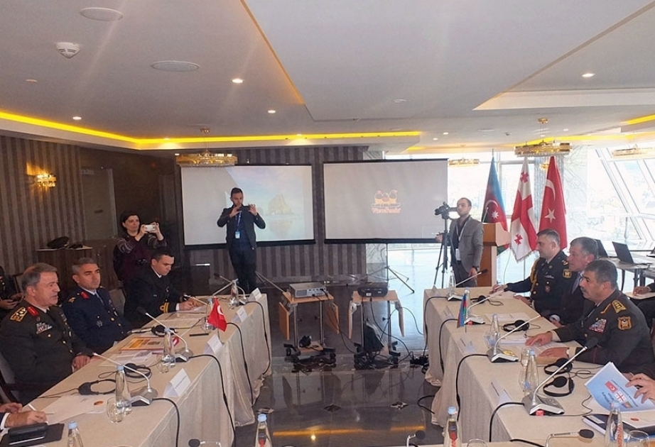 Azerbaijan, Turkey discuss military cooperation