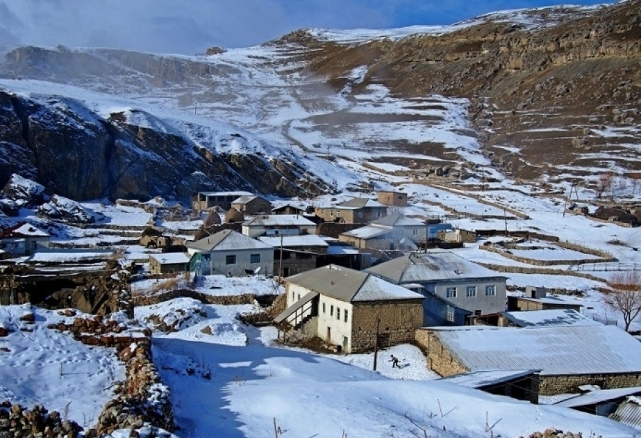 Высота снежного покрова в селе Крыз Губинского района достигла 9 см