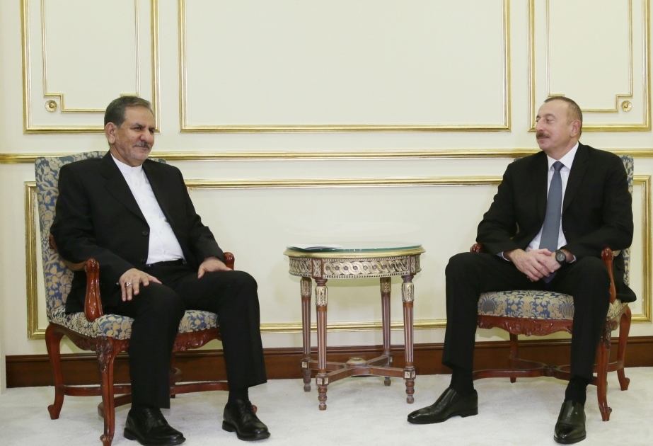 الرئيس علييف يلتقي بنائب الرئيس الإيراني الأول جهانغيري في إسطنبول