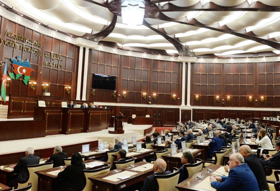 Milli Məclisin plenar iclasında bir sıra sənədlərə dəyişikliklər edilib
