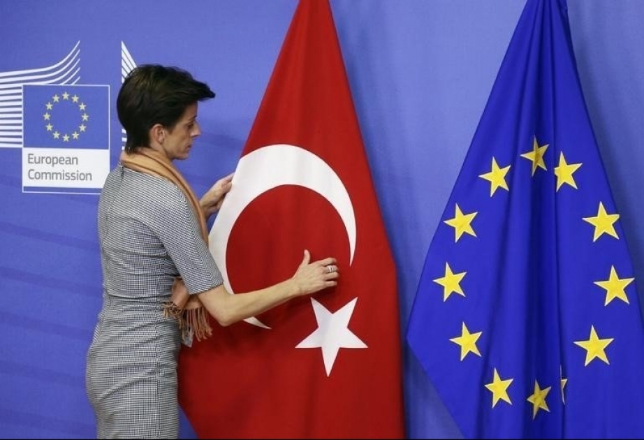 Европарламент урезал помощь Турции