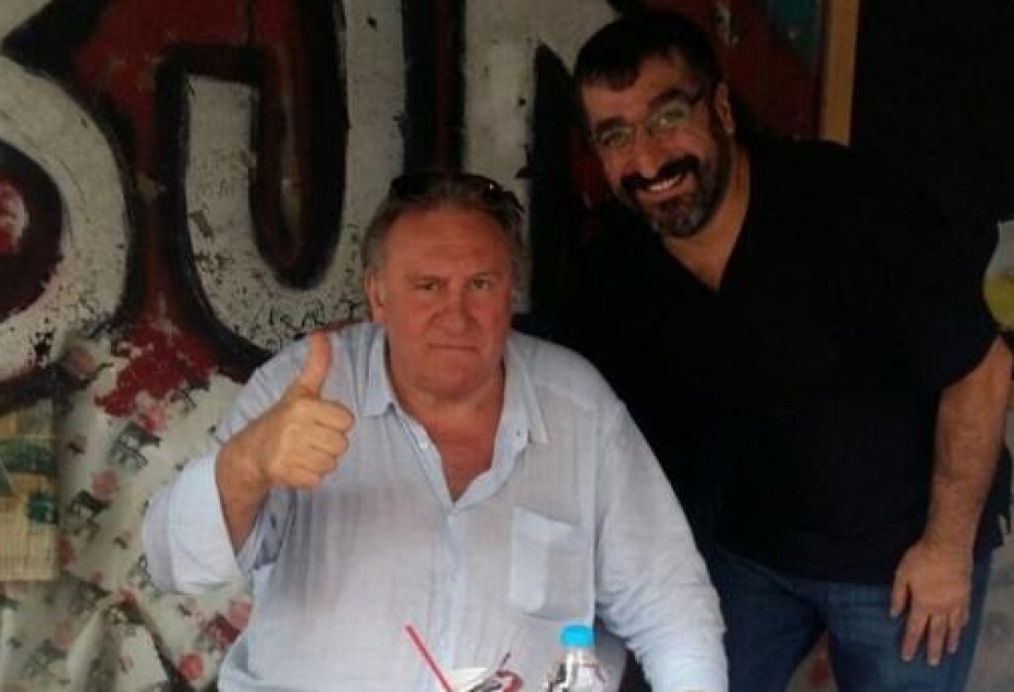 Depardieu isst türkische Spezialität Kokoreç