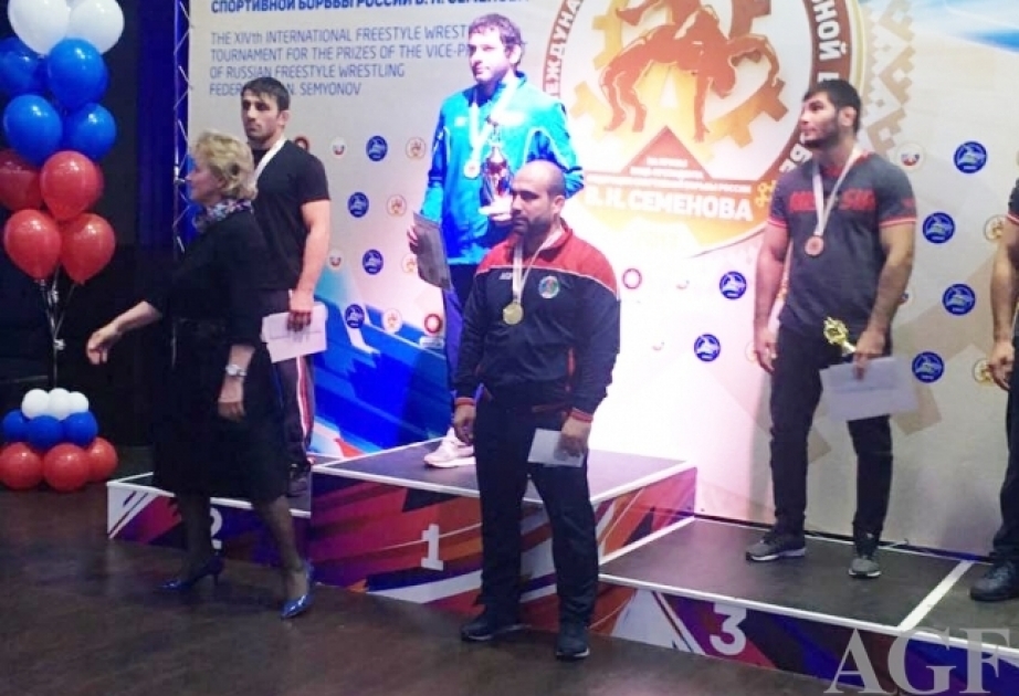 Azerbaijani freestyle wrestlers bring home two medals from Yugra Cup