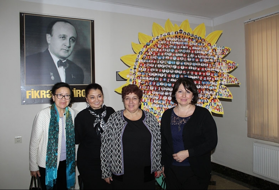 Mərkəzi Asiyanın tanınmış musiqişünasları Fikrət Əmirov adına incəsənət məktəbində olublar