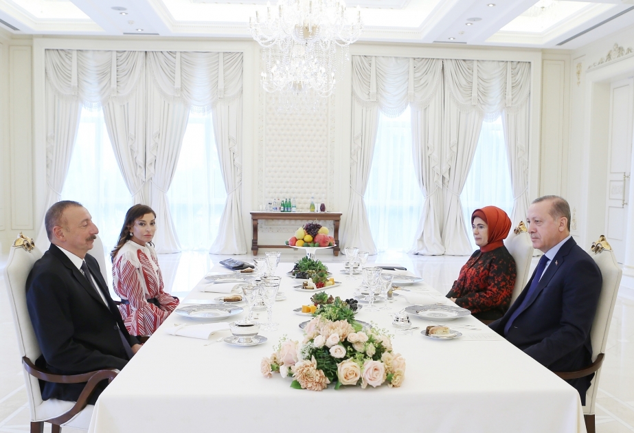 Состоялся совместный обед президентов Азербайджана и Турции  ВИДЕО