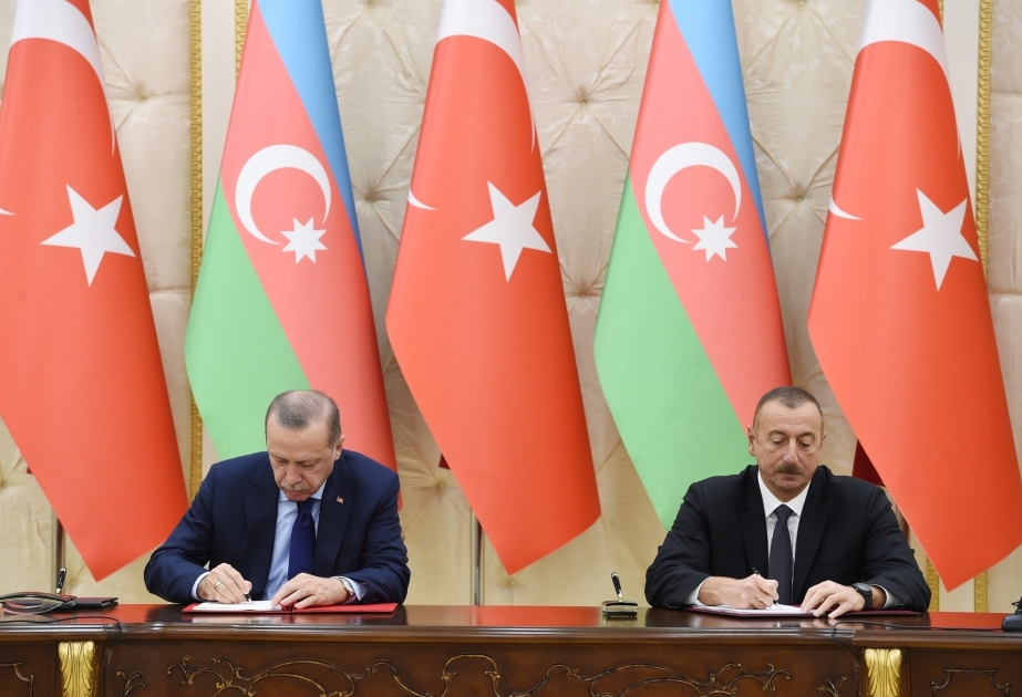 Aserbaidschan und Türkei unterzeichnen eine Reihe von Dokumenten VIDEO
