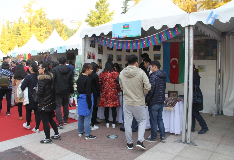 Tələbələrimiz Pekində beynəlxalq mədəniyyət festivalında Azərbaycanı təmsil ediblər