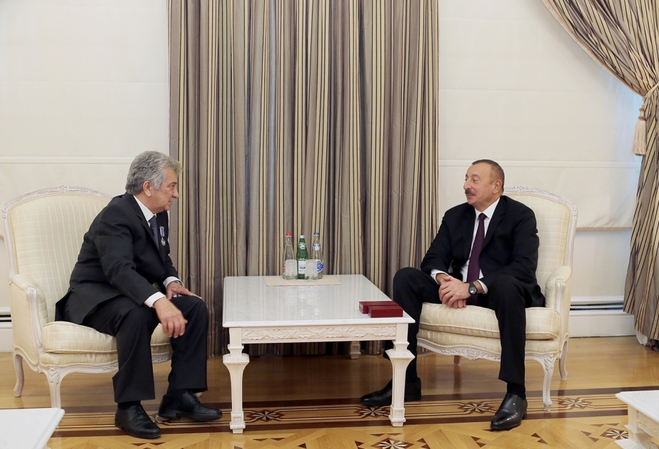 President Ilham Aliyev presented “Istiglal” Order to People`s Artist Rauf Abdullayev VIDEO