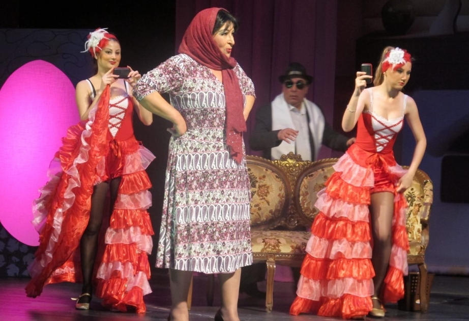 Xalq Artisti Fatma Mahmudova üç gün tamaşaçılar qarşısında