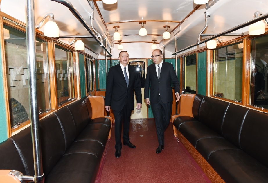 Prezident İlham Əliyev Bakı Metropoliteninin retro vaqonları ilə tanış olub YENİLƏNİB VİDEO