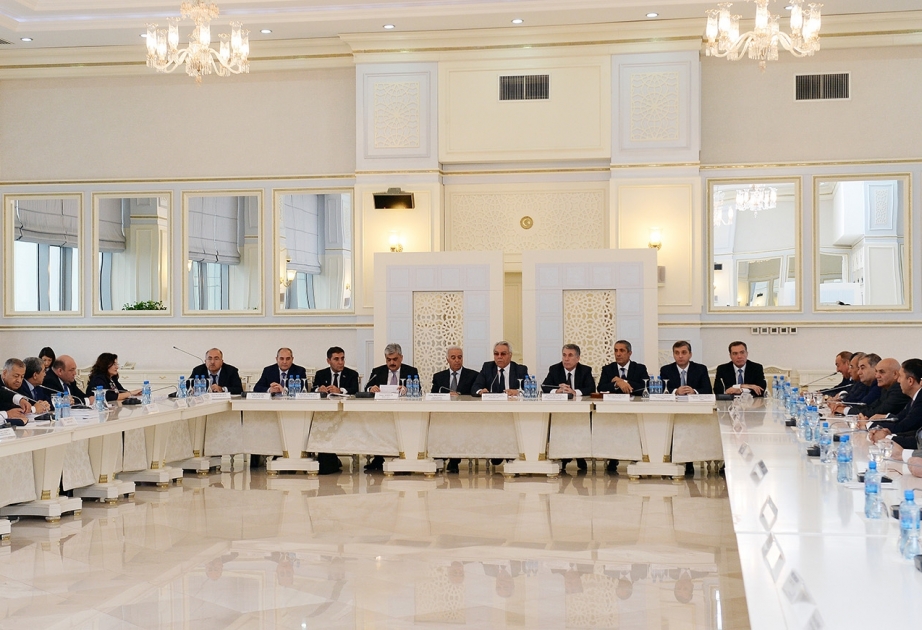 ‪Milli Məclis komitələrinin birgə iclasında 2018-ci il dövlət büdcəsi haqqında layihə müzakirəyə çıxarılıb