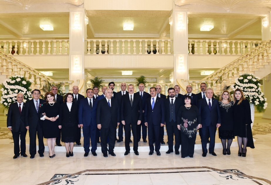 Präsident Ilham Aliyev weiht neu gebaute Staatsphilharmonie in Ganja ein VIDEO