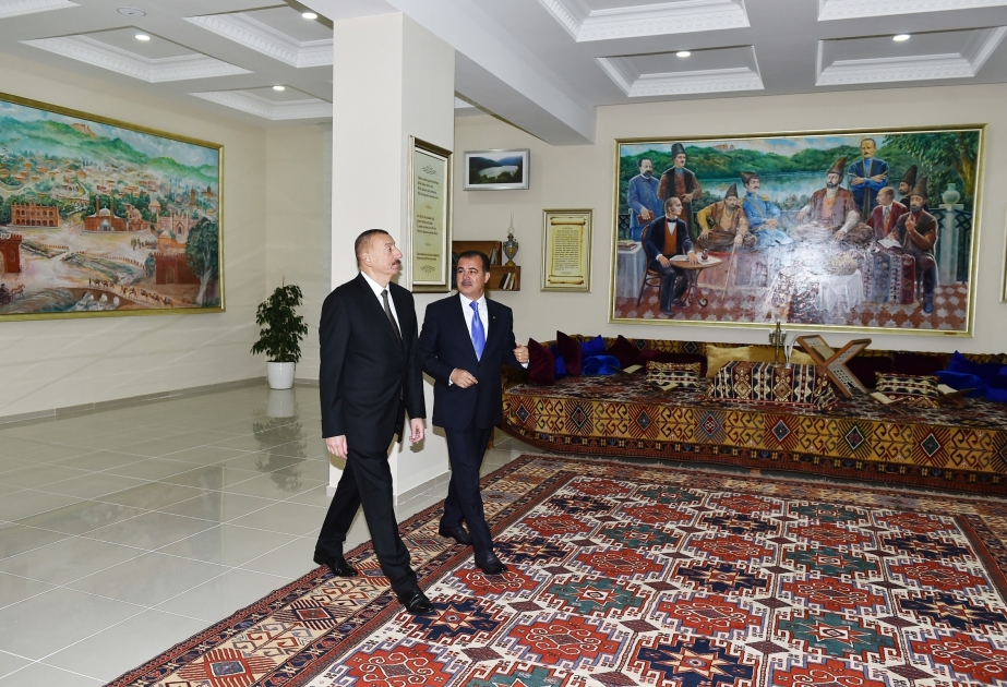 Le président Ilham Aliyev inaugure le Musée Mirza Chafi Vazeh à Gandja VIDEO