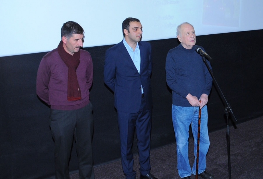 “Yol ayrıcında qalmış taksi” filminin təqdimatı olub