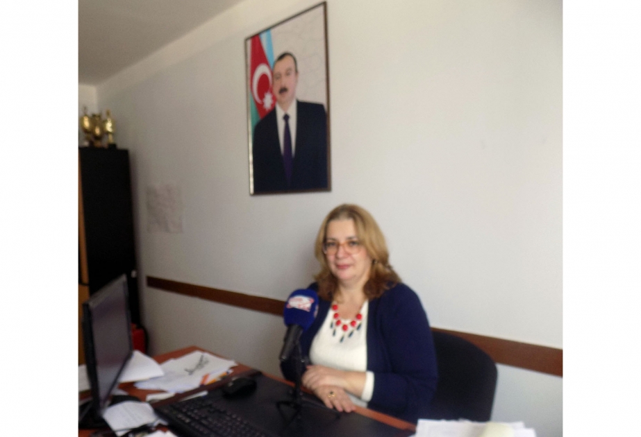 “Bir axşam taksidən düşüb payıza...”