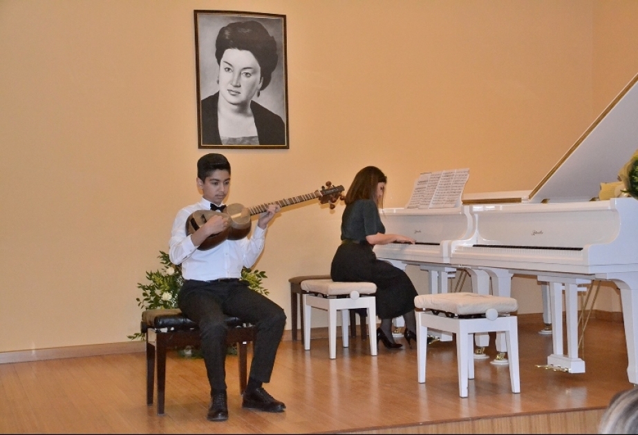 Görkəmli müğənni Şövkət Ələkbərova adını daşıyan musiqi məktəbində xatırlanıb