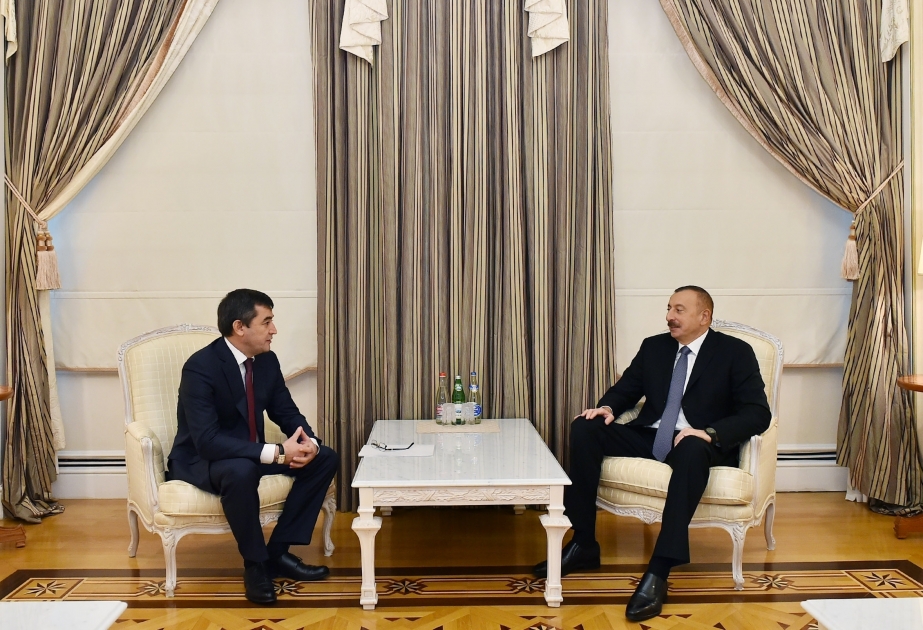 Staatspräsident Ilham Aliyev empfängt stellvertretenden Premierminister Usbekistans VIDEO