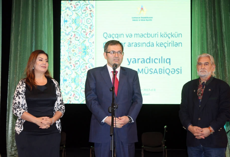 Qaçqın və məcburi köçkün gənclər mükafatlandırılıb