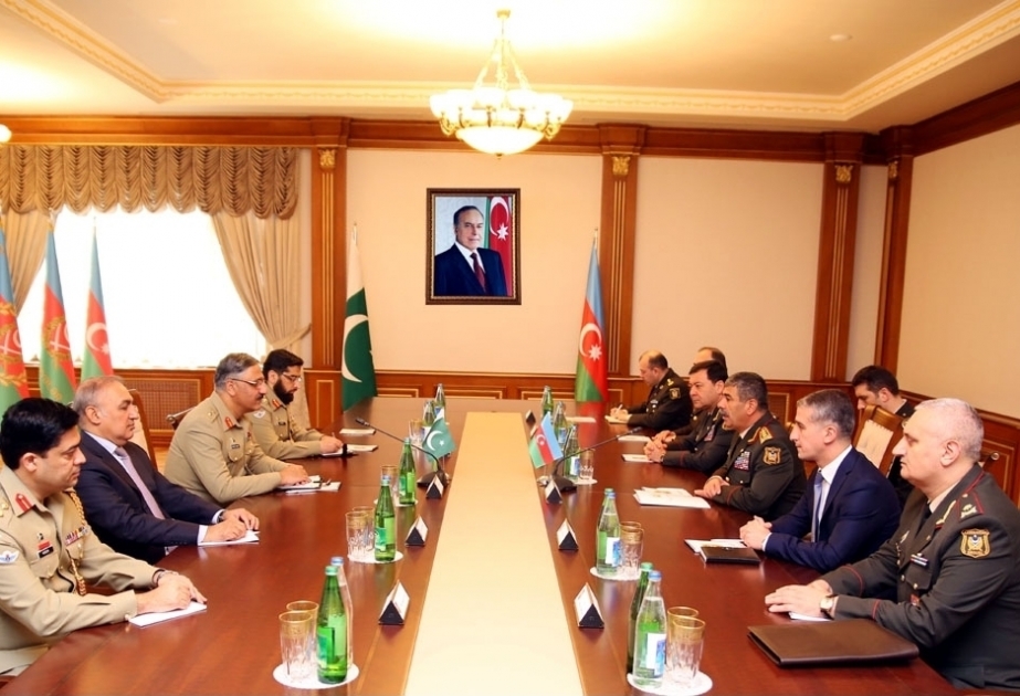 Azerbaijan Defense Minister meets with Chairman of the Joint Chiefs of Staff Committee of Pakistan