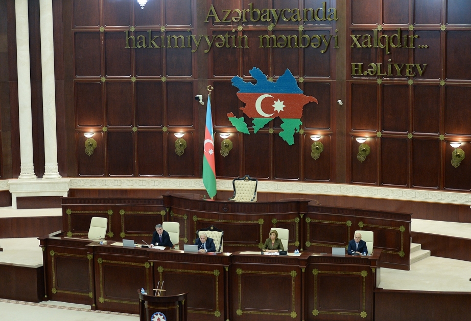 Milli Məclisdə dövlət büdcəsi zərfinə daxil olan sənədlərin müzakirəsi başa çatıb