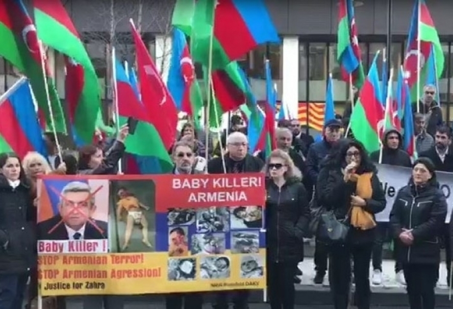 Проживающие в Европе азербайджанцы провели акцию перед зданием Европейского парламента в Брюсселе