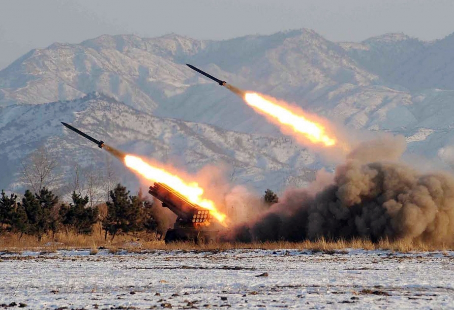 Cənubi Koreya şimal qonşusuna yaxın ərazidə raket təlimləri keçirib VİDEO