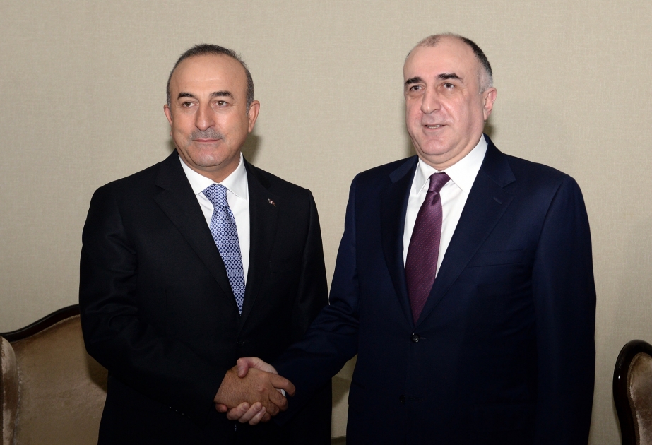 Les chefs de la diplomatie azerbaïdjanaise et turque se sont entretenus à Bakou