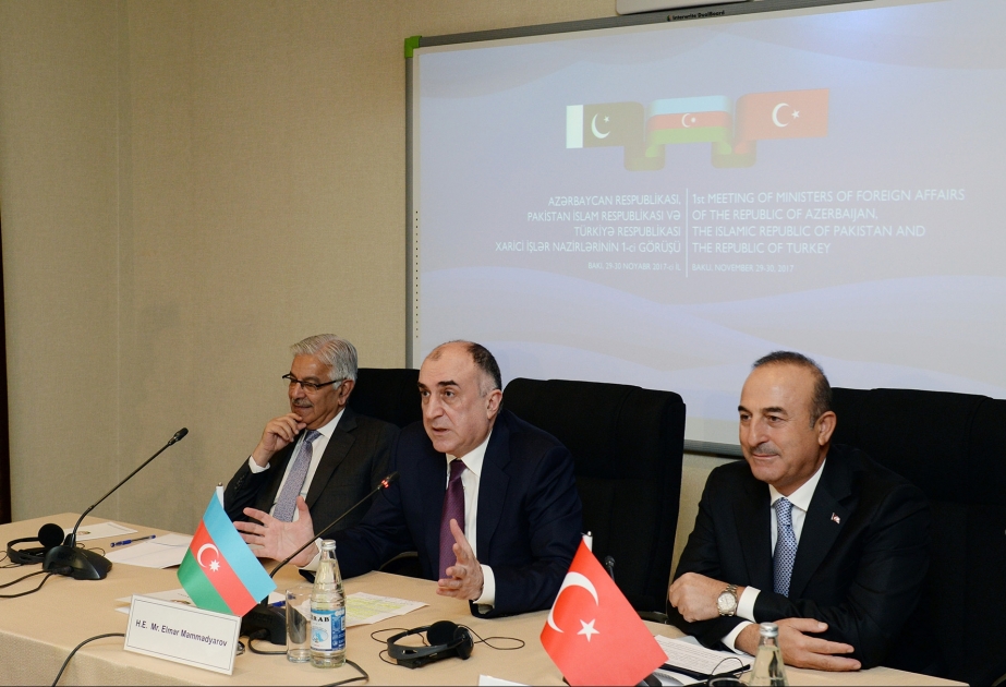 Проходит совместная пресс-конференция министров иностранных дел Азербайджана, Турции и Пакистана