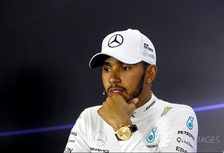 Hamilton admits to dilemma over staying in Formula 1