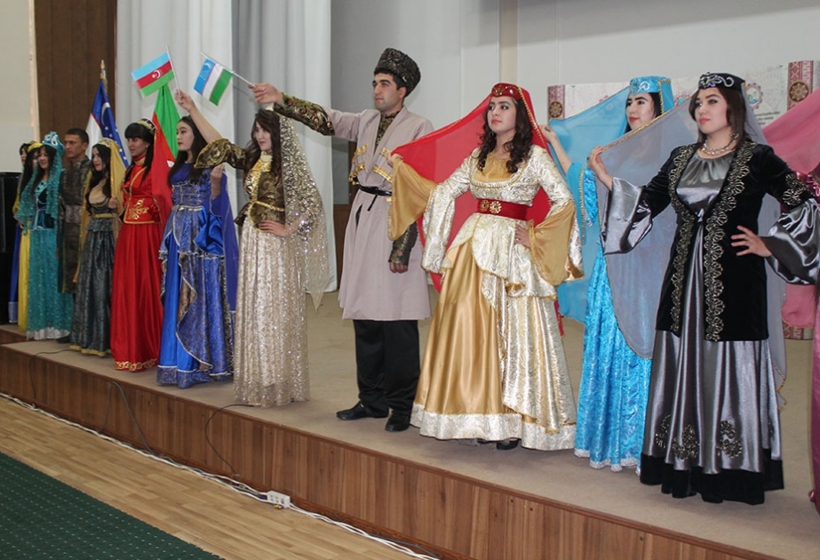 Səmərqənddə “Azərbaycan mədəniyyəti həftəsi” çərçivəsində Qarabağ geyimlərinin dəb sərgisi keçirilib