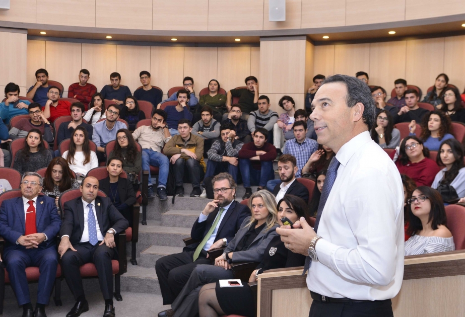 Senior Vice President of Italian company conducts master class at Baku Higher Oil School