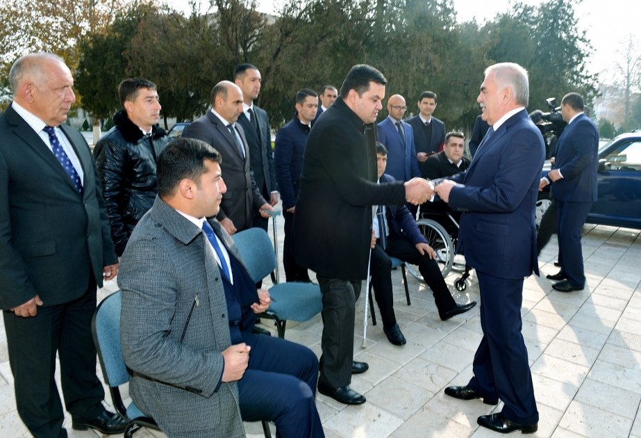 Cars presented to persons in need of social care in Nakhchivan