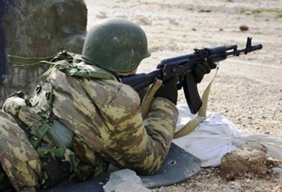 Les forces armées de l’Arménie tirent à des mitrailleuses de gros calibre