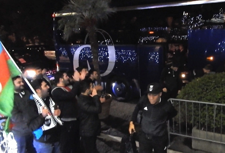 UEFA-Champions League: Fußballer von FC Karabach in Italien eingetroffen VIDEO