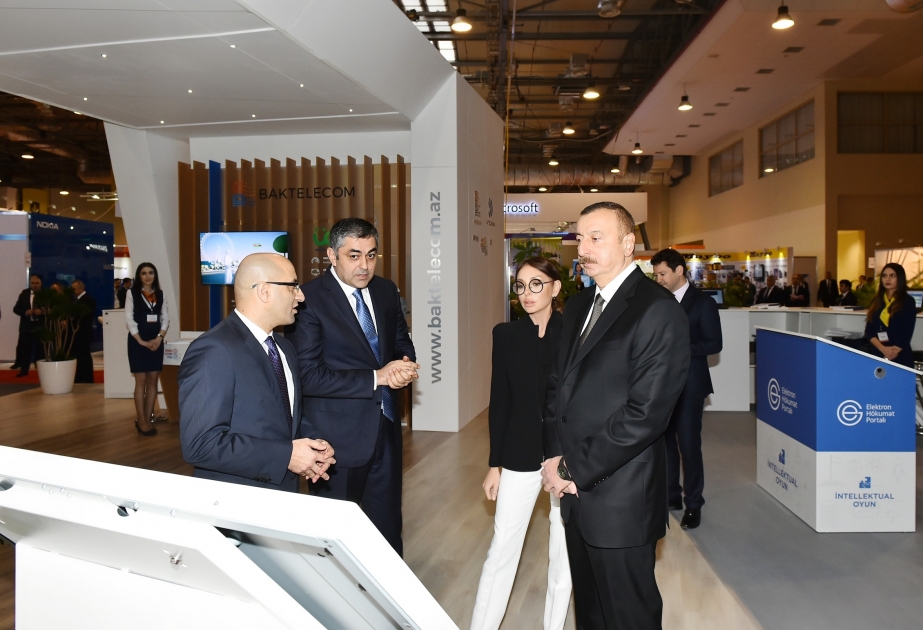 Le président azerbaïdjanais Ilham Aliyev a visité le Salon Bakutel-2017 VIDEO