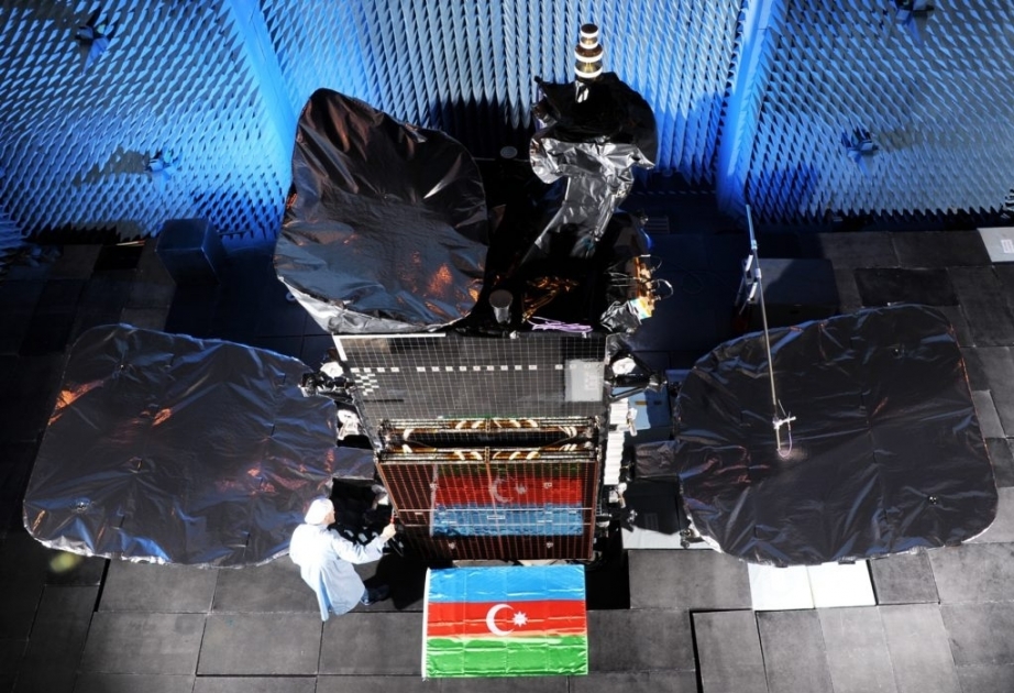 Пять киргизских телеканалов начали вещание через азербайджанский спутник