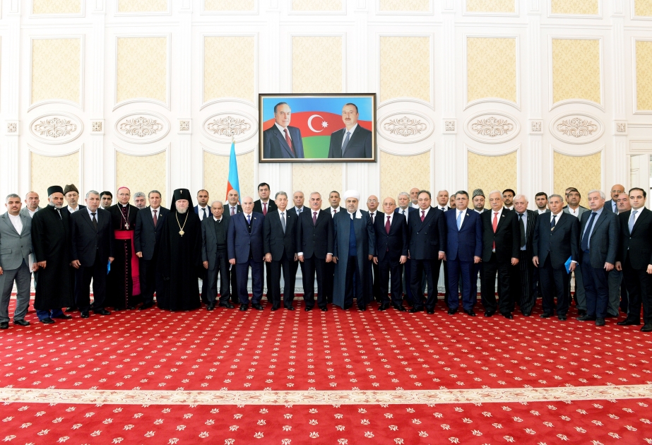 Naxçıvanda “Ümummilli lider Heydər Əliyev dini həmrəyliyin yaradıcısıdır” mövzusunda konfrans keçirilib