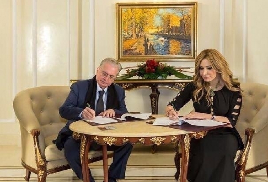 Впервые работы азербайджанского дизайнера Фахрии Халафовой представлены в Эрмитаже