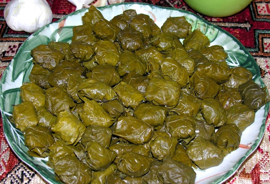 UNESCO təsdiqlədi: “dolma” sözü “doldurma” türk sözündən yaranıb