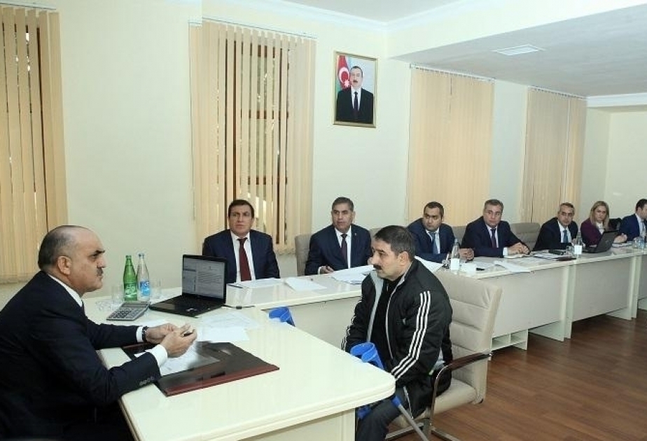 Глава Минтруда принял в Кюрдамирском районе граждан из 7 районов