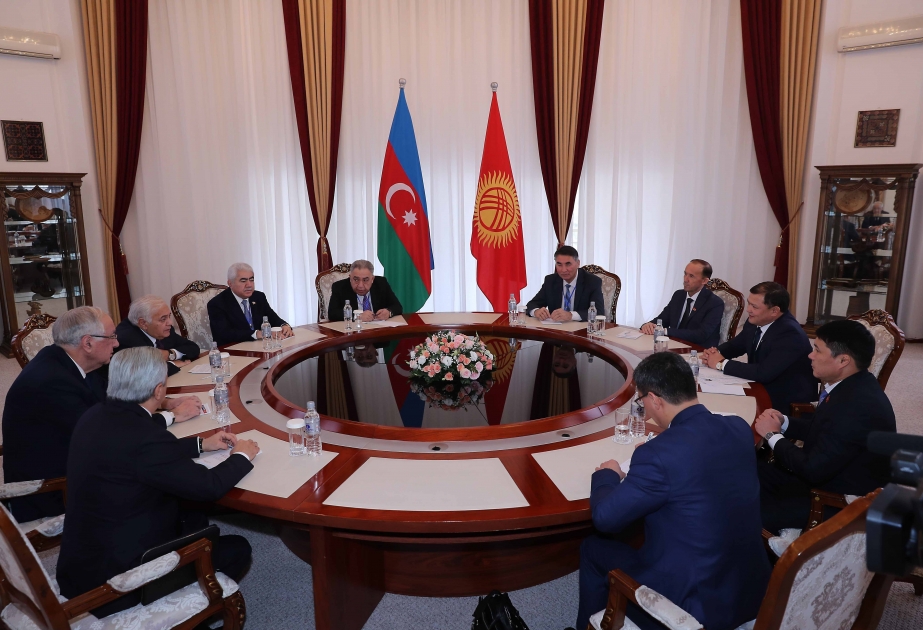 达斯坦别克·茹马别科夫: 阿塞拜疆是一个快速发展的国家