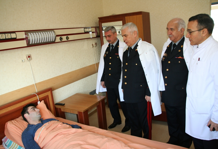 Xırdalanda baş verən yanğın zamanı iki polis əməkdaşı xəsarət alıb