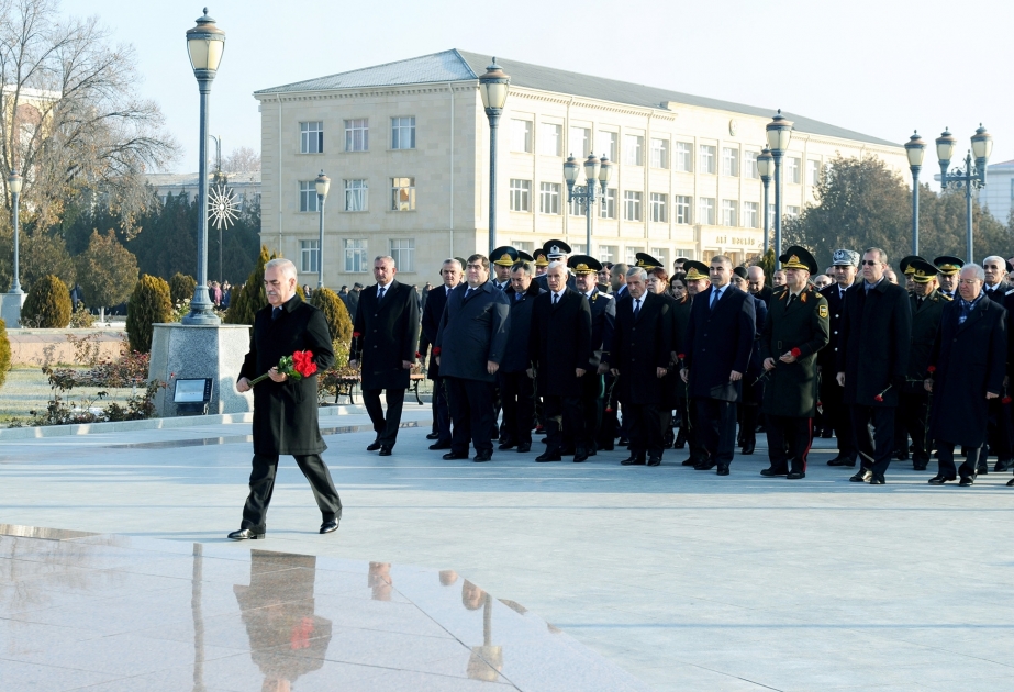 Nakhchivan hosts ceremony to commemorate national leader Heydar Aliyev
