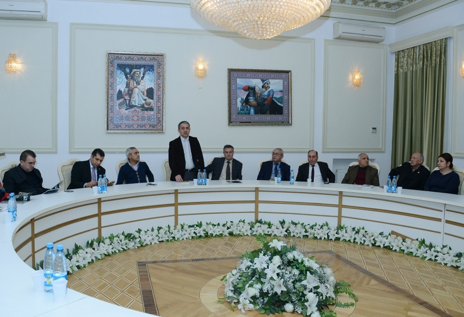 “Yenə iki od arasında” romanının təqdimatı olub