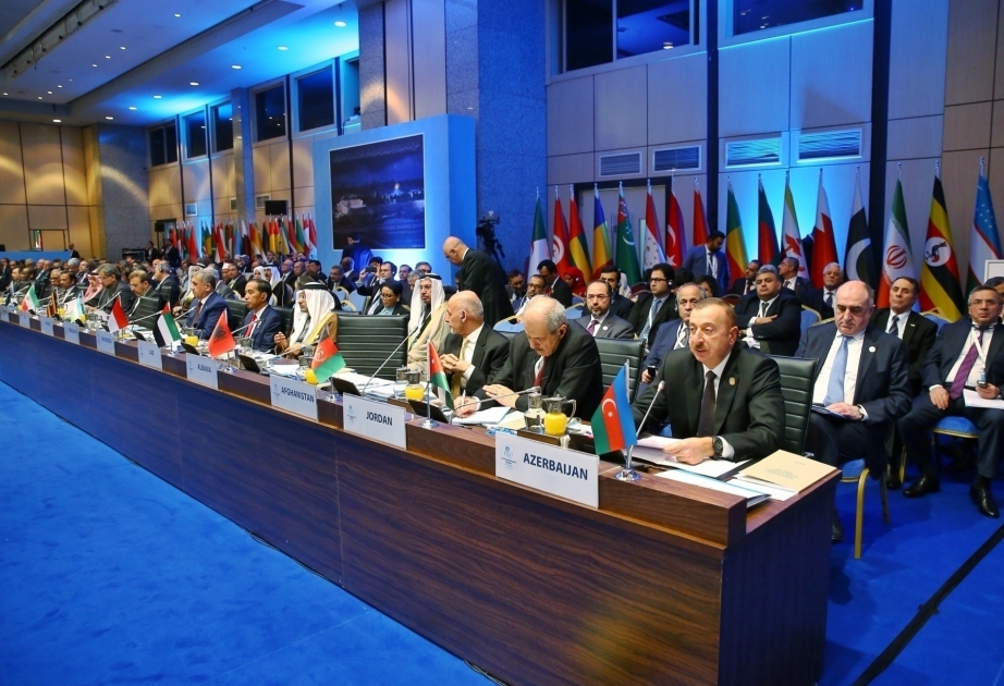 Istanbul a accueilli un sommet extraordinaire de l’OCI au sujet d’Al-Qods  Le président azerbaïdjanais Ilham Aliyev a participé au sommet