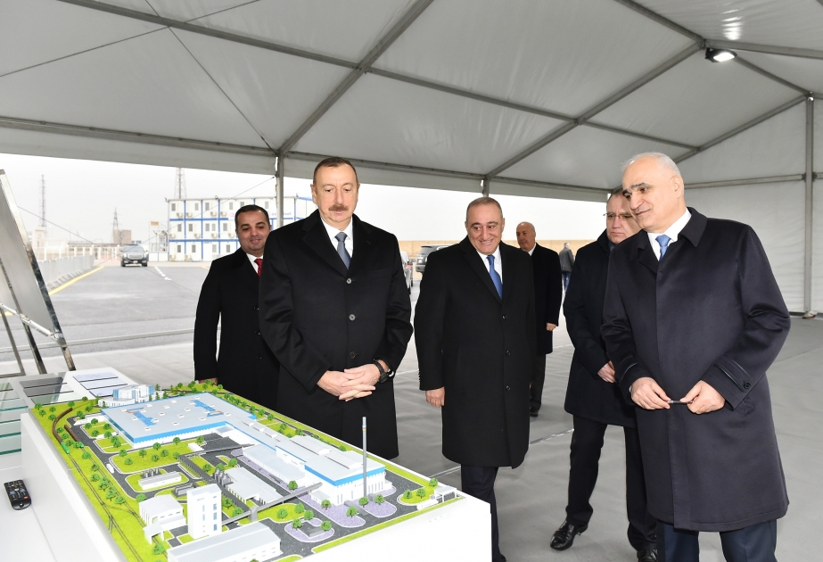 Präsident Ilham Aliyev besucht Chemie- und Industriepark in Sumgait VIDEO