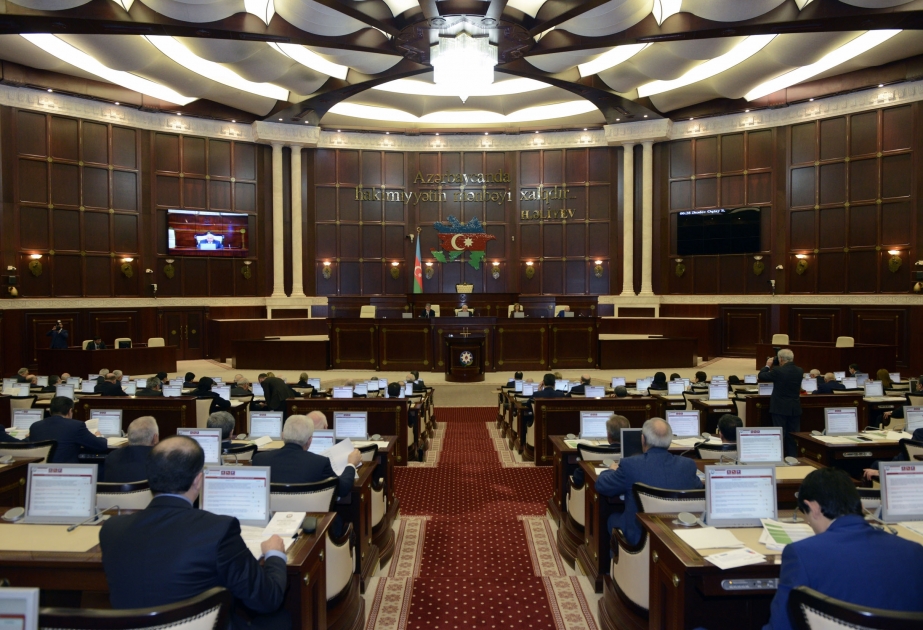 Parlamentin plenar iclasında Seçki Məcəlləsinə təklif edilən dəyişikliklər qəbul olunub