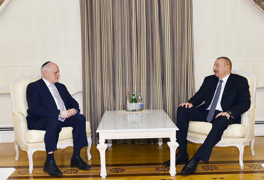 Präsident Ilham Aliyev empfängt Exekutivdirektor der Konferenz der Präsidenten der amerikanischen-jüdischen Organisationen VIDEO